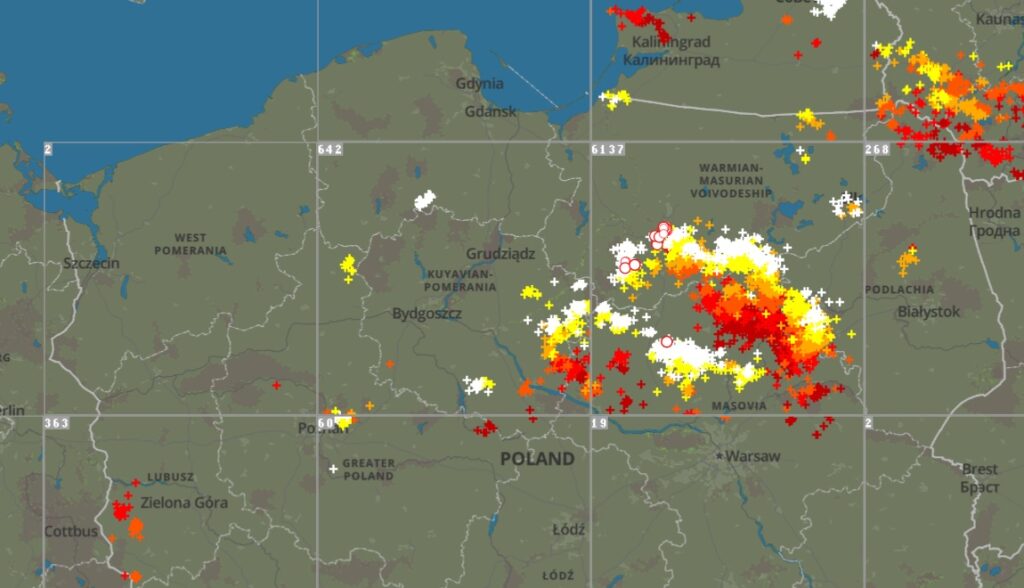 Burze nad Polską. Czwartek 15 czerwca godzina 15