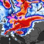 Śnieżyca sunie przez Polskę. 25-30 cm śniegu. Mróz w kraju