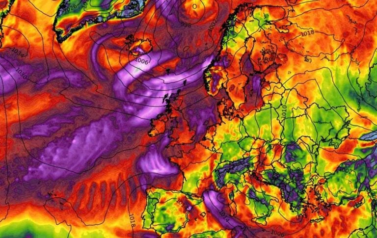 Wichura na zachodzie Europy. Kiedy silny wiatr dotrze do Polski