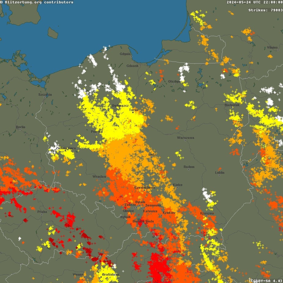 silne burze przeszły nad Polskąw. formie nawałnic