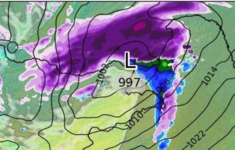Śnieżyca pierwsza w tym roku. Widać zimę w prognozach dla Polski?