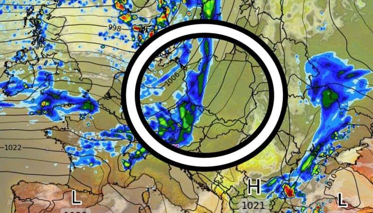 Załamanie pogody. Ulewy, opady deszczu i silny wiatr w Polsce