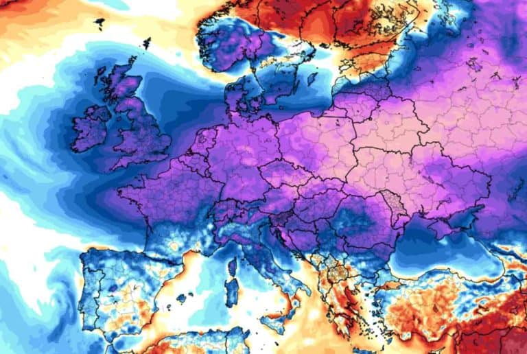Precyzyjna prognoza pogody na mapie Europy, ukazująca temperatury i warunki atmosferyczne.