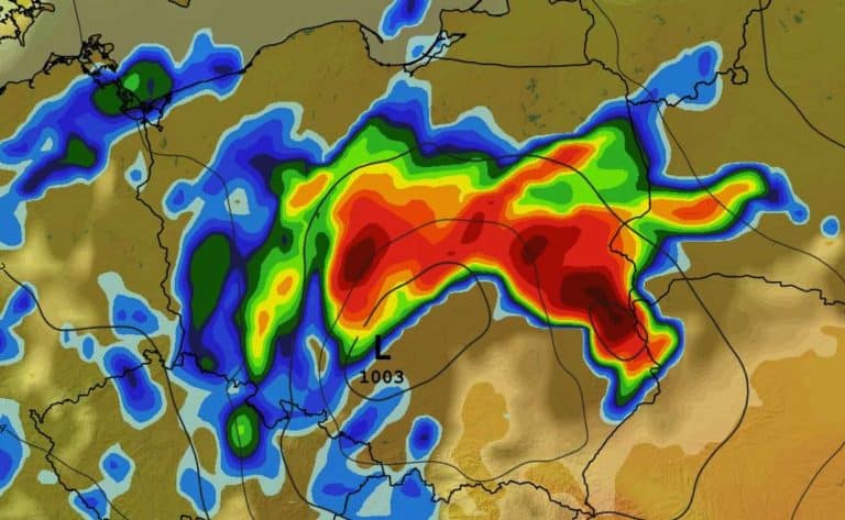 Pogoda na weekend. Załamanie pogody, ochłodzenie i niż z południa