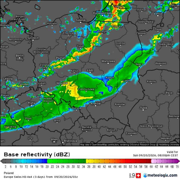 Nowa prognoza i dynamiczna pogoda w kraju. Wieczorne i nocne komórki burzowe w Polsce. Zasięg frontu chłodnego i silnego wiatru według SWISS-HD. 