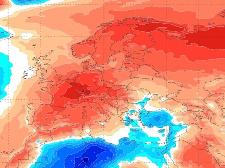 duża dodatnia anomalia termiczna